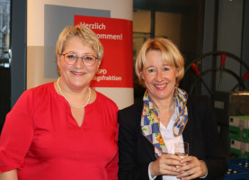 MdL Martina Fehlner und die Vorsitzende des SPD-Ortsvereins Eschau Petra Weinert
