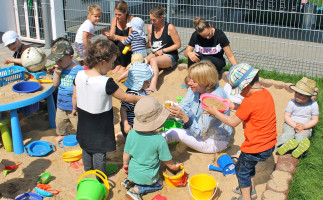 Im Rahmen der „Familienwoche“ der BayernSPD-Landtagsfraktion besuchte die Landtagsabgeordnete Martina Fehlner die Aschaffenburger Kindertagesstätte „Kita am Campus“.