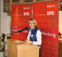 Martina Fehlner in Stockstadt beim Politischen Aschermittwoch