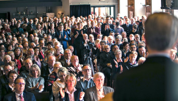 Bis auf den letzten Platz gefüllt war das Hofgarten-Kabarett beim Neujahrsempfang der Aschaffenburger SPD mit Hauptredner Franz Müntefering