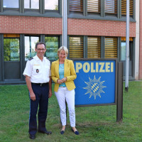 Martina Fehlner mit dem Leitenden Polizeidirektor Bruno Bozem